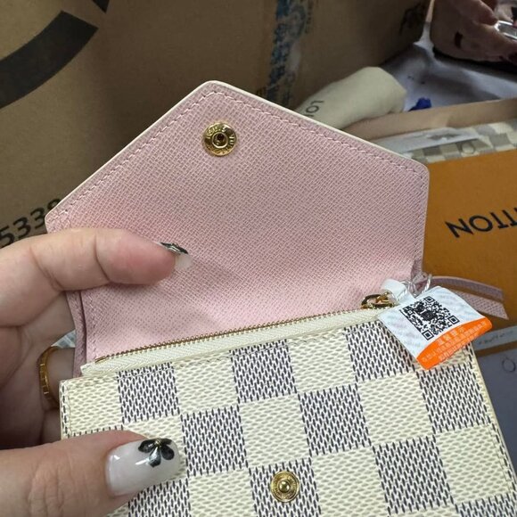 Louis Vuitton Victorine White Canvas Wallet 288-031125 - Picture 9 of 12